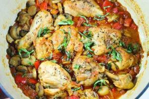 This Paleo & Whole30 chicken cacciatore recipe is a quick, simple, one-pot wonder, tasting divine with chicken cooked to perfection amid wonderfully savory veggies.