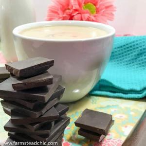 This Paleo & Whole30 Mocha Latte only uses 4 ingredients! Made with only coffee, coconut milk, cacao powder + ground vanilla beans, it's a guilt-free way to start your morning!