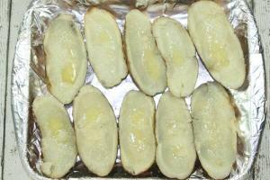 With the sweet + spicy Sloppy Joes offsetting the salty + crispy but yet "buttery" potato skins, these Whole30 Potato Skins = an explosion of flavor! You won't believe they are Whole30-compliant!