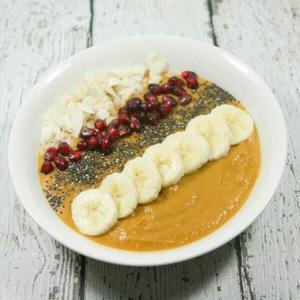 Warm your bones, keep your #NewYearResolution and start your day off right with these flavor- + nutrient-packed Warm Butternut Squash Banana Smoothie Bowls!