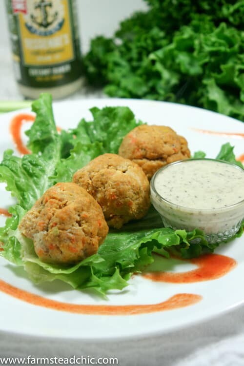 These Paleo and Whole30 Buffalo Chicken Meatballs are the perfect combo of spice + tang + meaty deliciousness. Wrap in gorgeous green lettuce leaves & drizzle with Whole30-approved ranch dressing. You'd never know they are good for you! <3