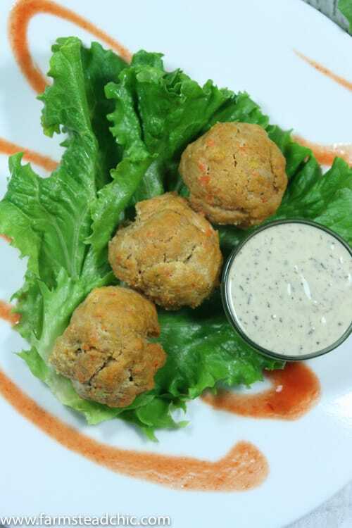 These Paleo and Whole30 Buffalo Chicken Meatballs are the perfect combo of spice + tang + meaty deliciousness. Wrap in gorgeous green lettuce leaves & drizzle with Whole30-approved ranch dressing. You'd never know they are good for you! <3