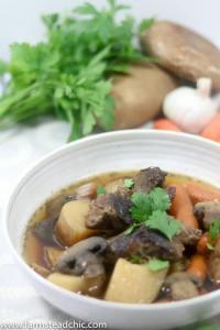 This Whole30 Slow Cooker Beef Stew requires less than 10 ingredients with minimal prep + cleanup. A healthy, flavorful Crock Pot dinner for the whole fam!