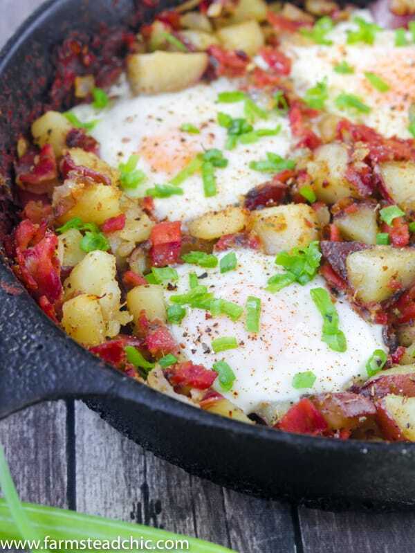 This Whole30 Breakfast Skillet is the perfect one-dish brunch! It's packed full of fresh veggies, herbs, eggs and bacon. Add it to your weekly rotation. #whole30 #cleaneating #farmsteadchic | www.farmsteadchic.com